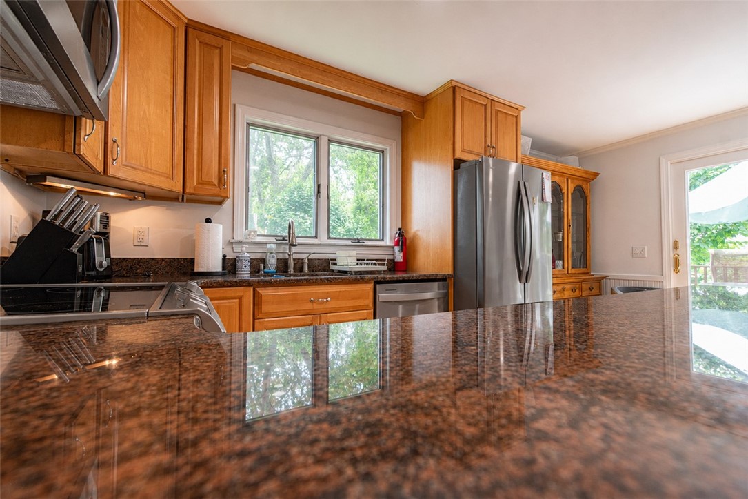 10 Cross Street Narragansett, RI 02882 - Photo 5 of 10