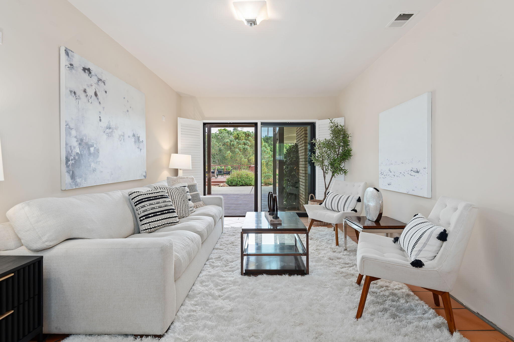 42 Northridge Road Santa Barbara, CA 93105 - Photo 15 of 22 a living room with furniture and a large window