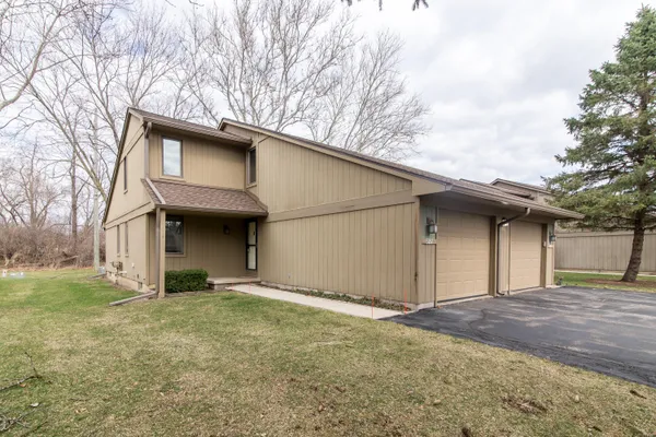 $279,900 | 527 Park Place, Saline, MI 48176