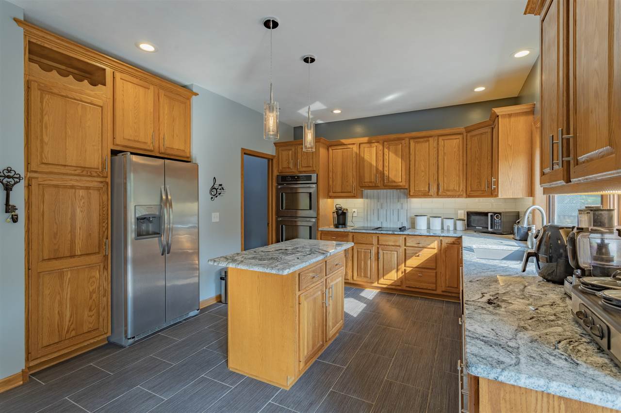 11463 Ridgecrest Drive Roscoe, IL 61073 - Photo 9 of 40 Gallery Image 9