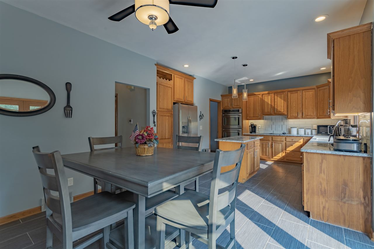 11463 Ridgecrest Drive Roscoe, IL 61073 - Photo 10 of 40 Gallery Image 10