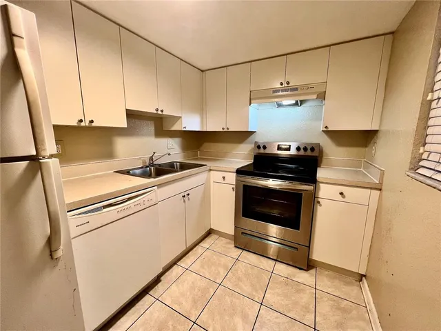 $1,350 | 5310 26th Street West, Unit 202, Bradenton, FL 34207