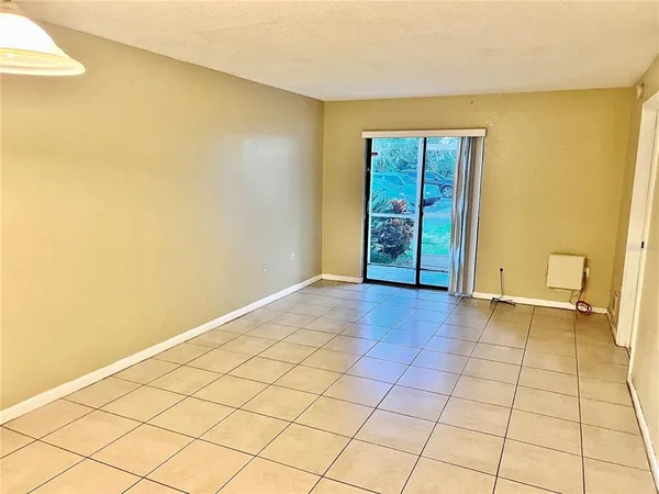 $1,300 | 5310 26th Street West, Unit 202, Bradenton, FL 34207