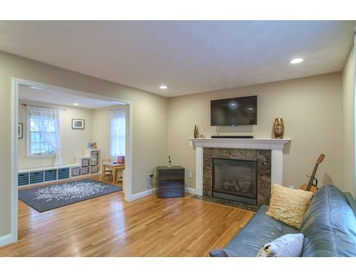 81 Frost Road Tyngsborough, MA 01879 - Photo 4 of 30 Gallery Image 4