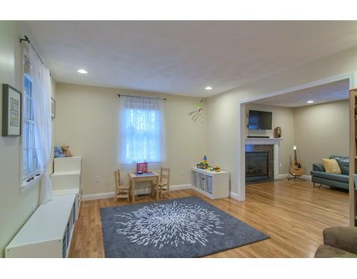 81 Frost Road Tyngsborough, MA 01879 - Photo 5 of 30 Gallery Image 5