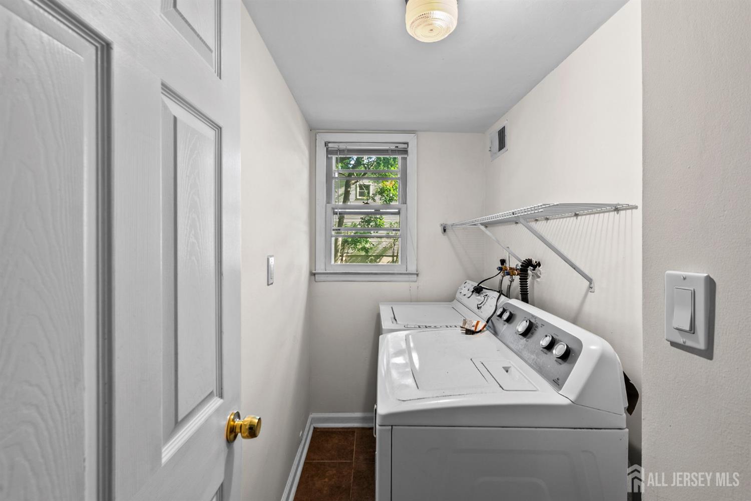 17 Meredith Road Edison, NJ 08817 - Photo 30 of 37