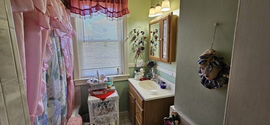 10-12 Corregidor Road Framingham, MA 01702 - Photo 10 of 37 Gallery Image 10