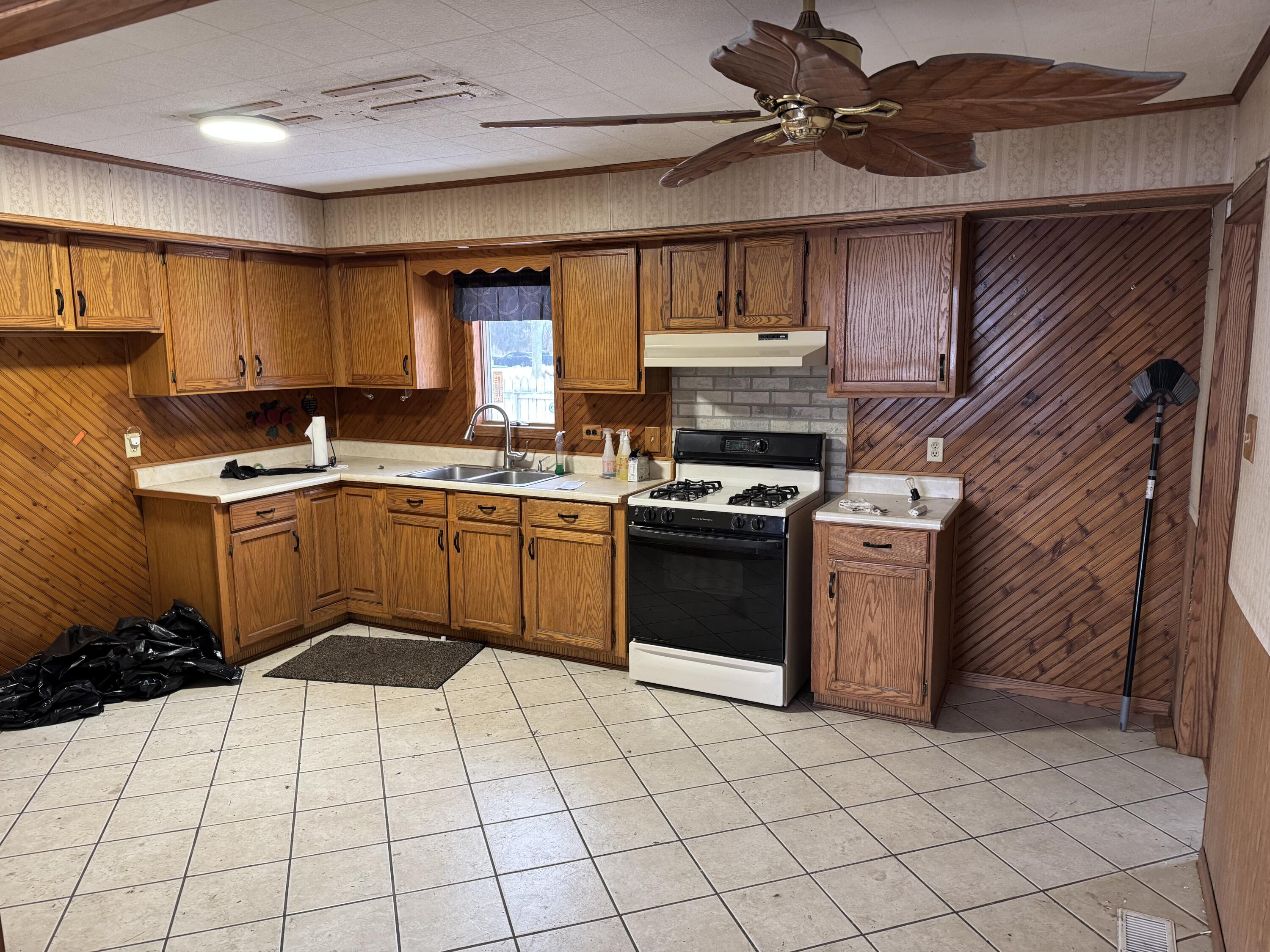 10683 North 253 East Demotte, IN 46310 - Photo 5 of 18 3000x2250