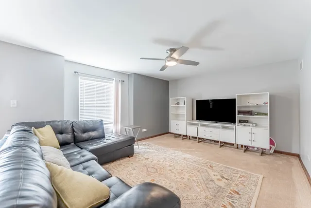 $374,000 | 5302 Meadowbrook Street, Plainfield, IL 60586