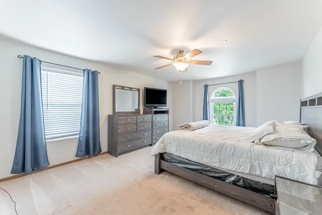 $374,000 | 5302 Meadowbrook Street, Plainfield, IL 60586