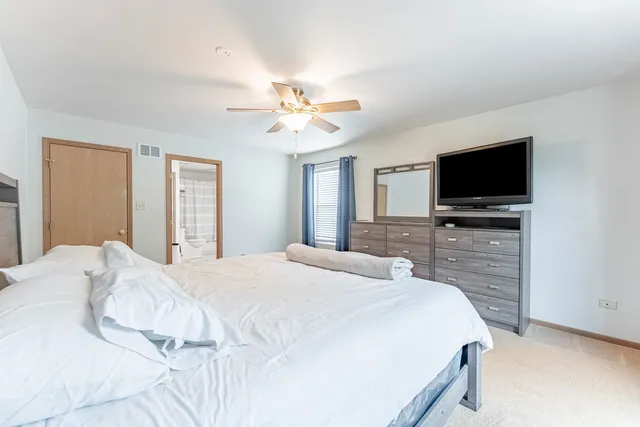 $374,000 | 5302 Meadowbrook Street, Plainfield, IL 60586