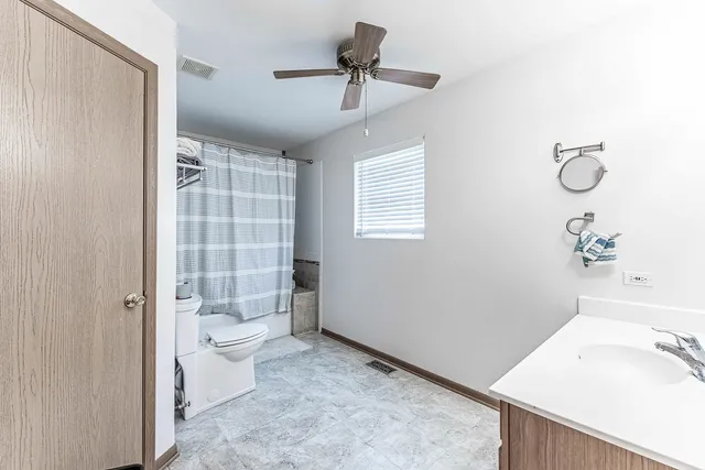 $374,000 | 5302 Meadowbrook Street, Plainfield, IL 60586