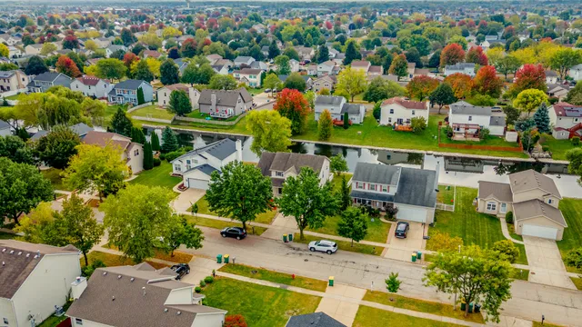 $374,000 | 5302 Meadowbrook Street, Plainfield, IL 60586