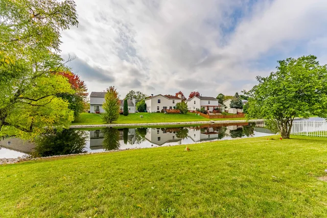 $374,000 | 5302 Meadowbrook Street, Plainfield, IL 60586