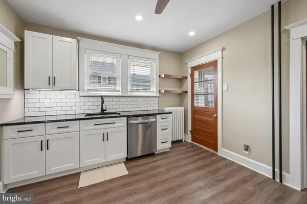$348,000 | 323 Maple Avenue, Delanco, NJ 08075