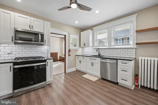 $348,000 | 323 Maple Avenue, Delanco, NJ 08075
