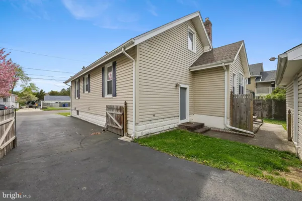 $348,000 | 323 Maple Avenue, Delanco, NJ 08075