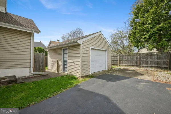 $348,000 | 323 Maple Avenue, Delanco, NJ 08075