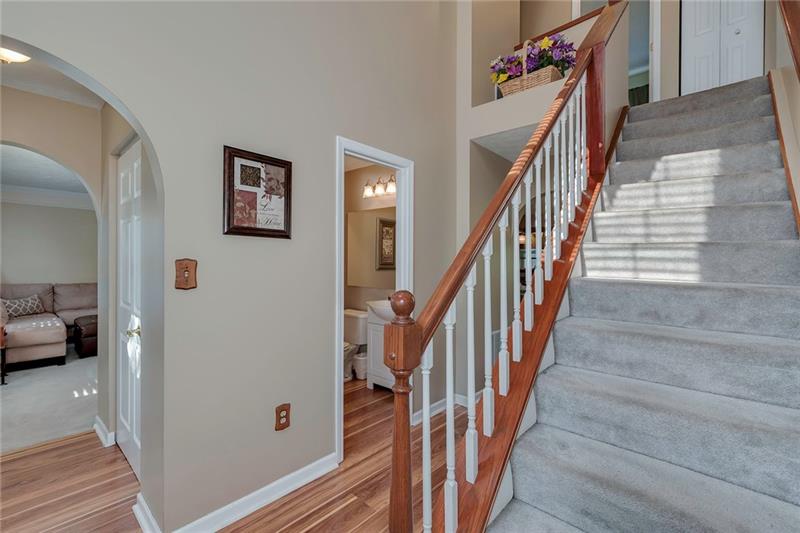 686 Gamble Road Oakdale, PA 15071 - Photo 3 of 25 Gallery Image 3