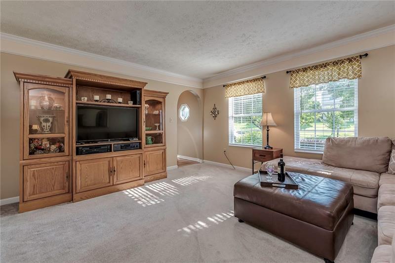 686 Gamble Road Oakdale, PA 15071 - Photo 4 of 25 Gallery Image 4