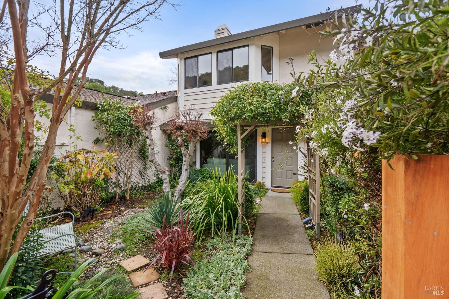 64 Village Circle San Rafael, CA 94903 - Photo 1 of 62