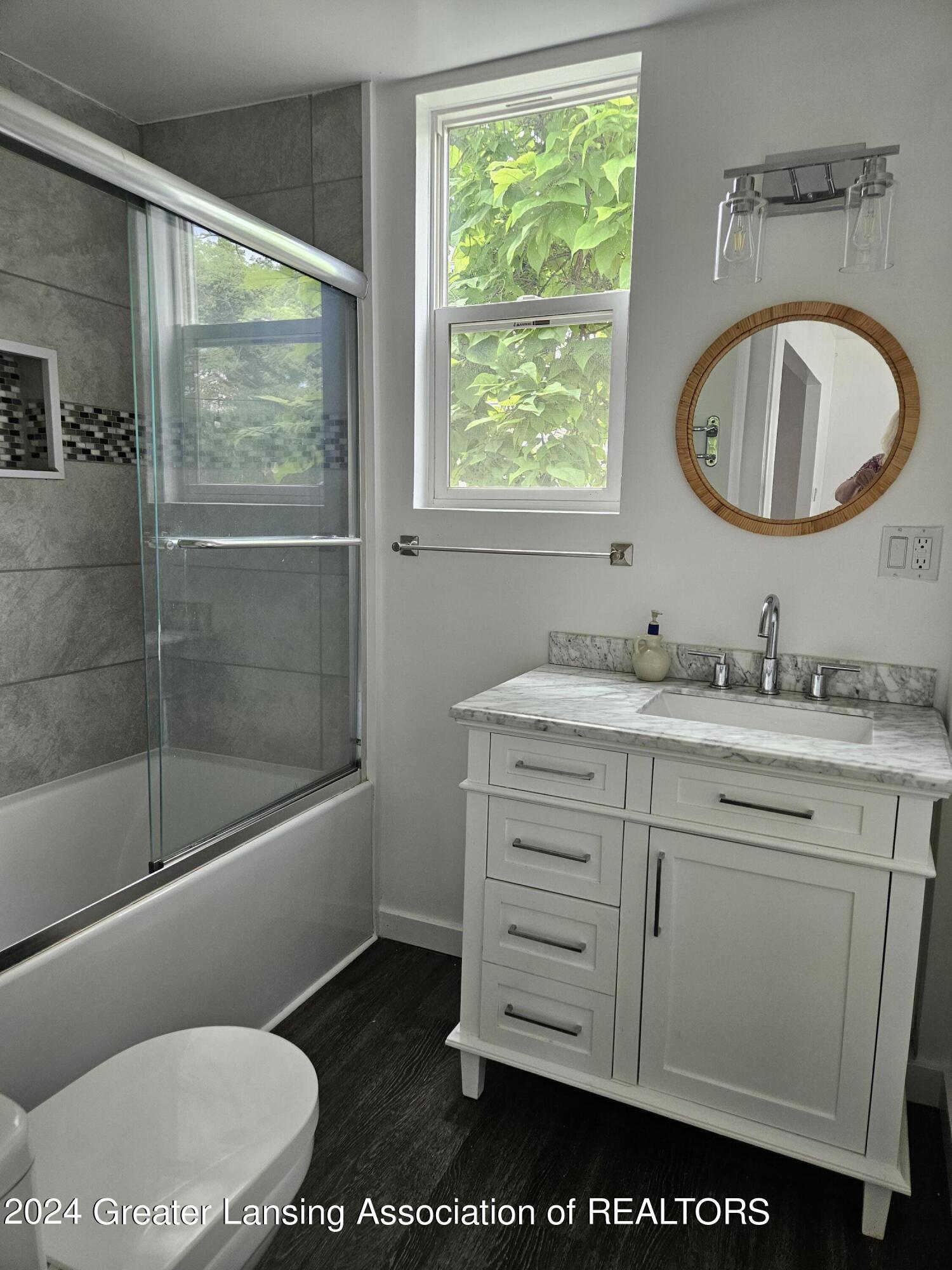2048 Hamilton Road Okemos, MI 48864 - Photo 20 of 39 1st floor updated full bathroom