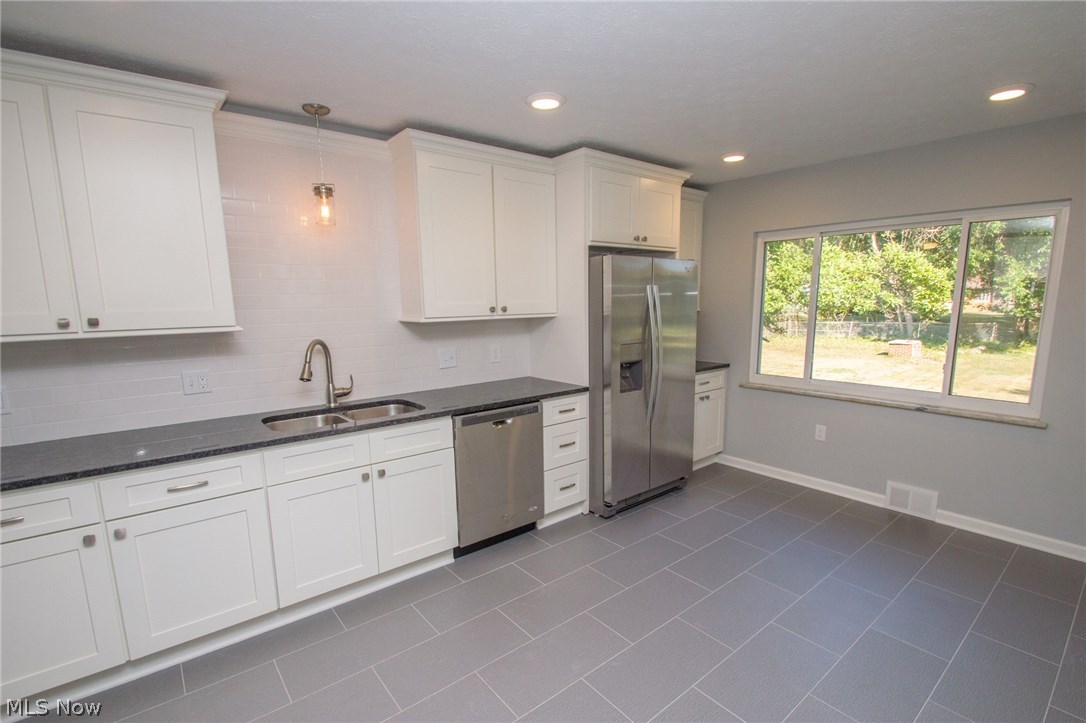 20860 Mastick Road Cleveland, OH 44126 - Photo 4 of 33