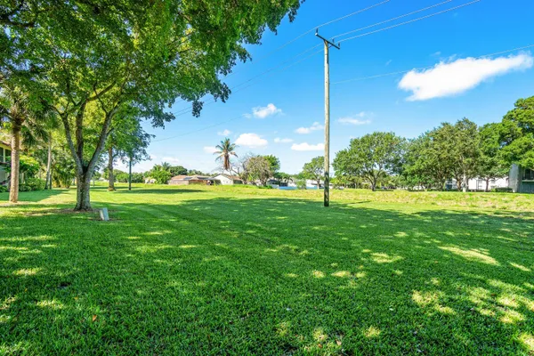 $1,800 | 10137 Mangrove Drive, Unit 203, Boynton Beach, FL 33437