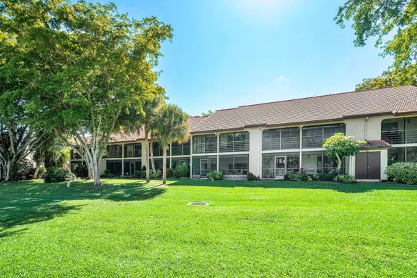 $1,800 | 10137 Mangrove Drive, Unit 203, Boynton Beach, FL 33437