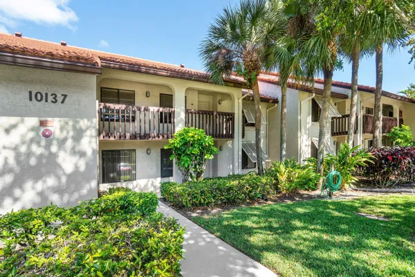 $1,800 | 10137 Mangrove Drive, Unit 203, Boynton Beach, FL 33437