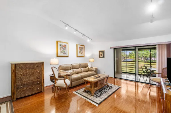 $1,800 | 10137 Mangrove Drive, Unit 203, Boynton Beach, FL 33437