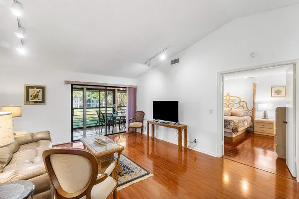 $1,800 | 10137 Mangrove Drive, Unit 203, Boynton Beach, FL 33437