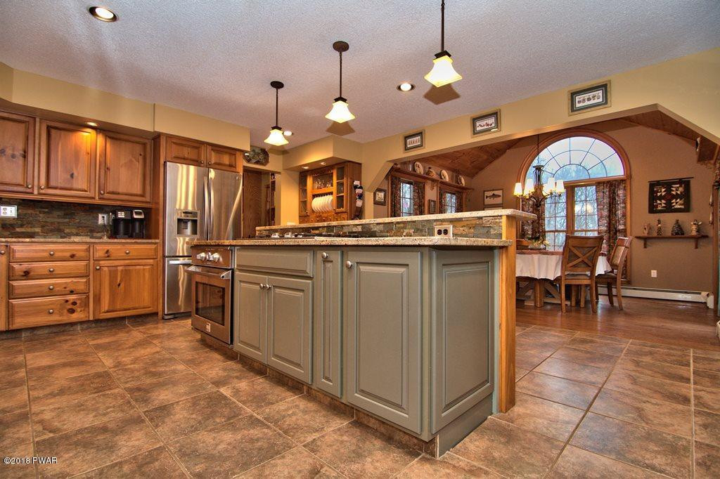 422 Boneridge Road Hawley, PA 18428 - Photo 8 of 69