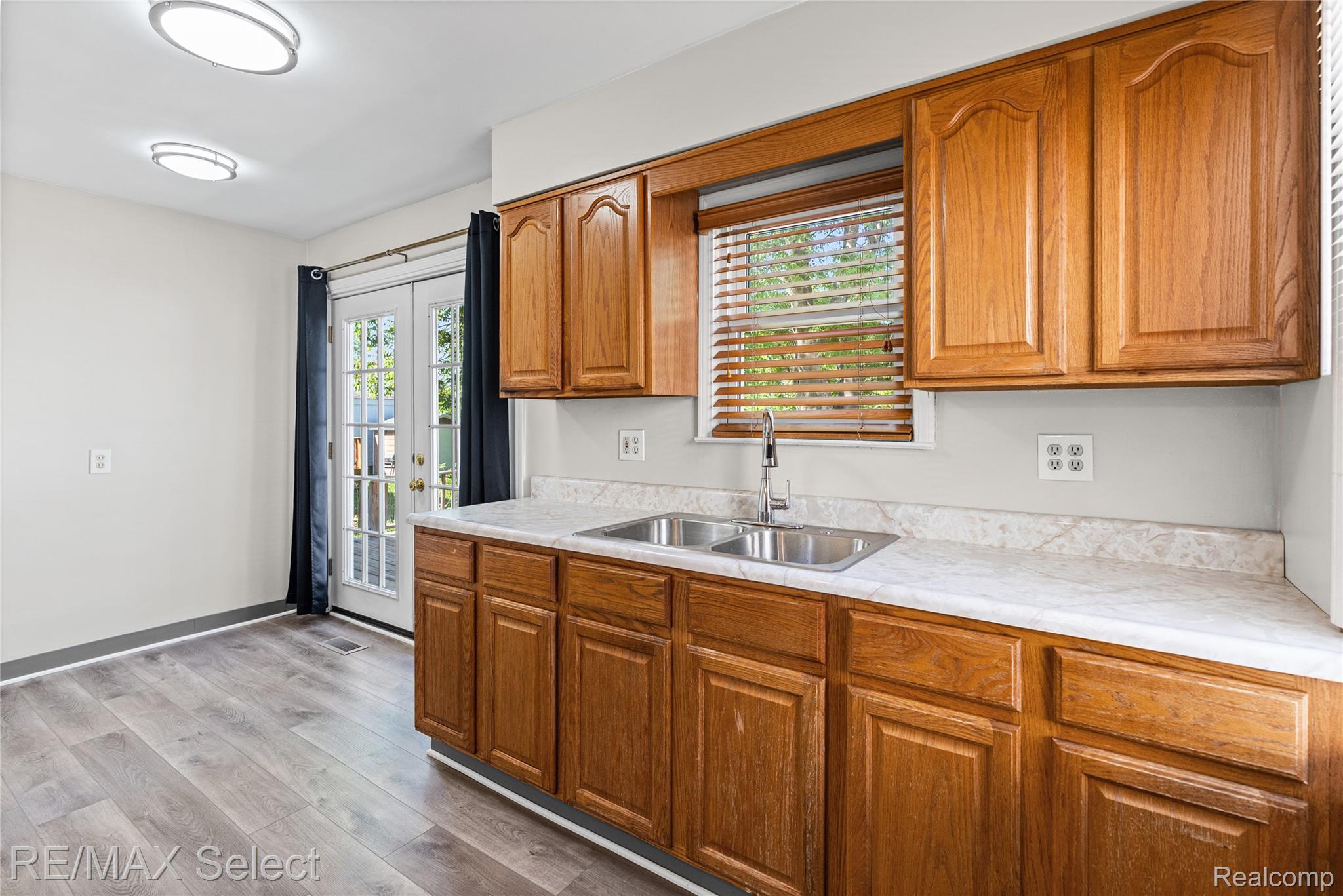 4305 Pengelly Road Flint, MI 48507 - Photo 11 of 36 4305 Pengelly Rd 13.jpg