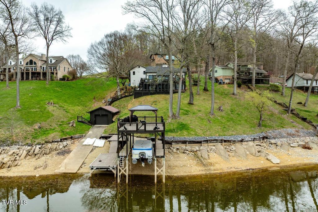 487 Lakeshore Road Bluff City, TN 37618 - Photo 17 of 78 487 Lakeshore Dr (23 of 120)
