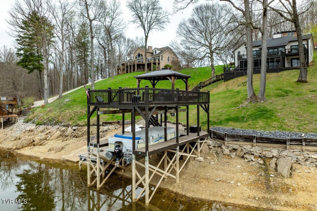 487 Lakeshore Road Bluff City, TN 37618 - Photo 19 of 78 487 Lakeshore Dr (25 of 120)