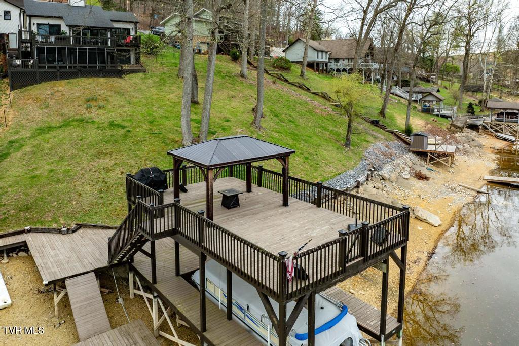 487 Lakeshore Road Bluff City, TN 37618 - Photo 21 of 78 487 Lakeshore Dr (27 of 120)