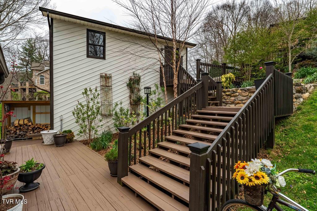 487 Lakeshore Road Bluff City, TN 37618 - Photo 25 of 78 487 Lakeshore Dr (41 of 120)