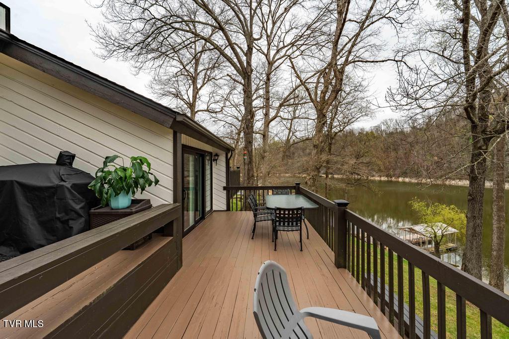 487 Lakeshore Road Bluff City, TN 37618 - Photo 30 of 78 487 Lakeshore Dr (48 of 120)