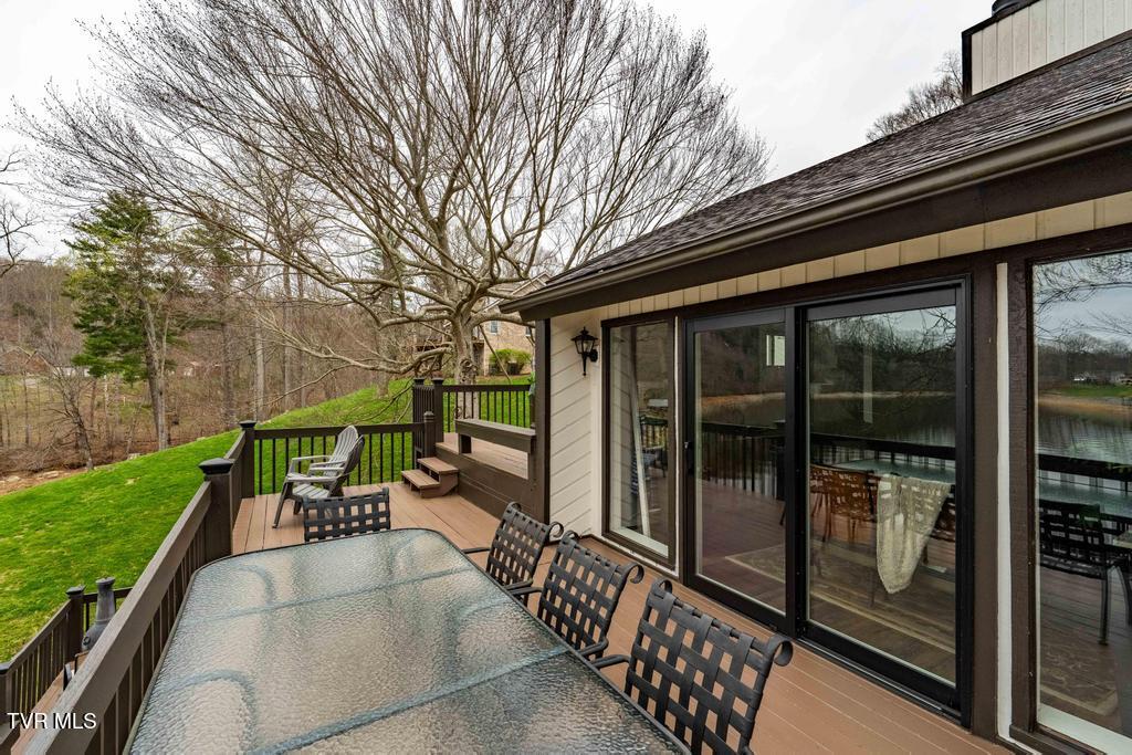 487 Lakeshore Road Bluff City, TN 37618 - Photo 31 of 78 487 Lakeshore Dr (49 of 120)