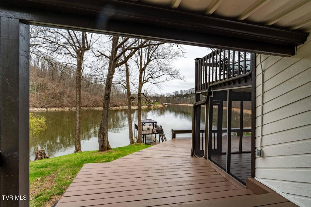 487 Lakeshore Road Bluff City, TN 37618 - Photo 38 of 78 487 Lakeshore Dr (56 of 120)