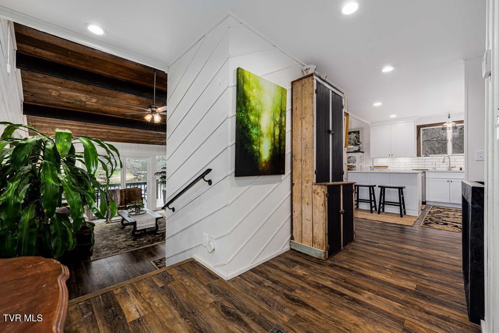 487 Lakeshore Road Bluff City, TN 37618 - Photo 40 of 78 487 Lakeshore Dr (84 of 120)