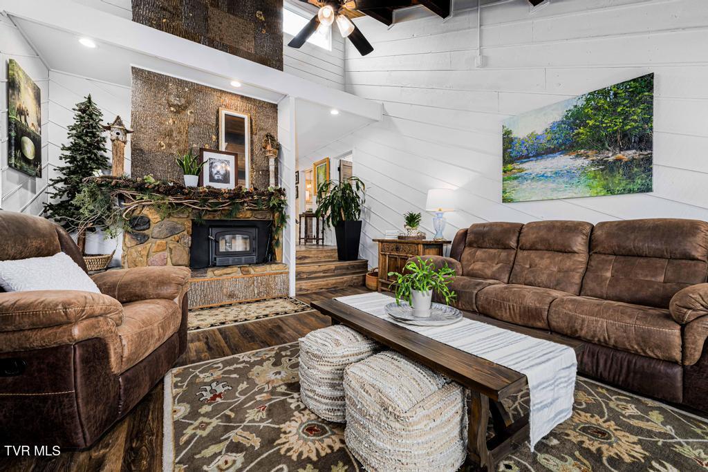 487 Lakeshore Road Bluff City, TN 37618 - Photo 43 of 78 487 Lakeshore Dr (87 of 120)