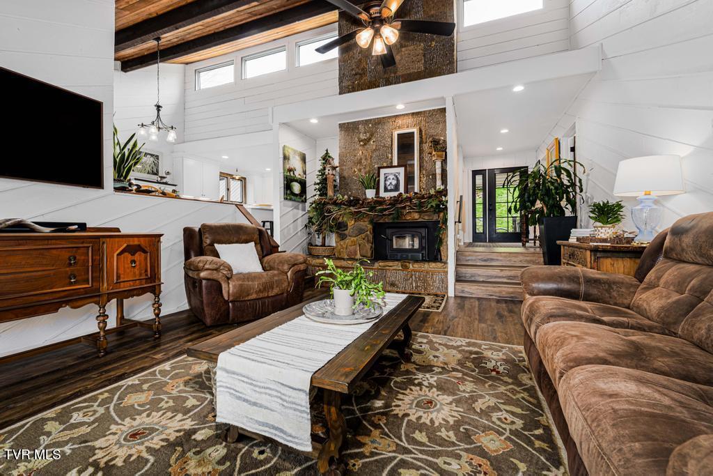 487 Lakeshore Road Bluff City, TN 37618 - Photo 44 of 78 487 Lakeshore Dr (88 of 120)