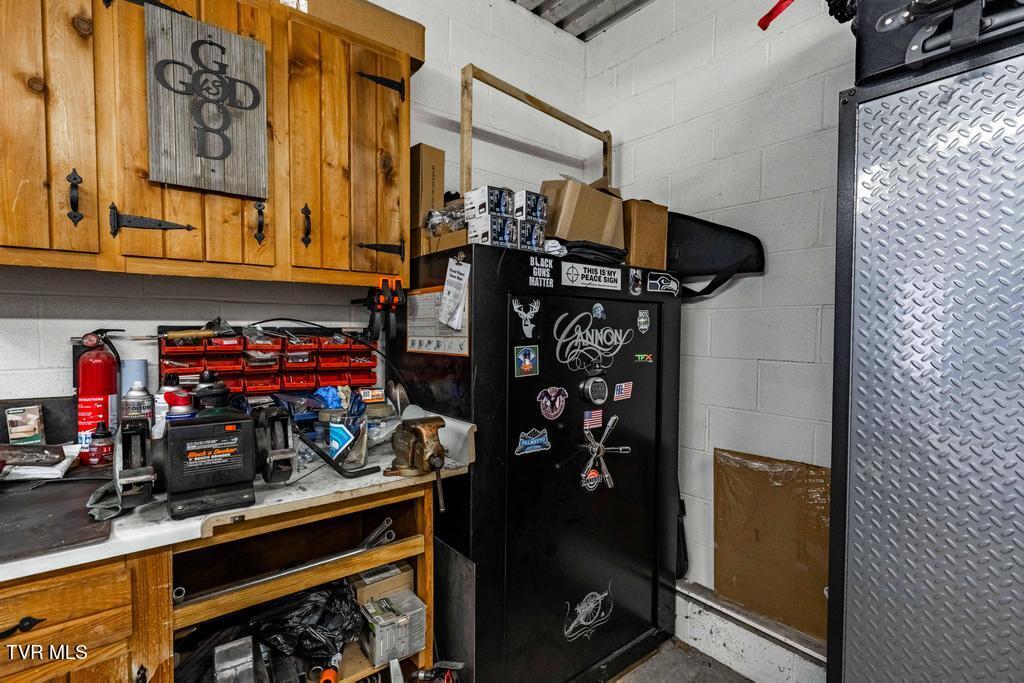 487 Lakeshore Road Bluff City, TN 37618 - Photo 72 of 78 487 Lakeshore Dr (118 of 120)