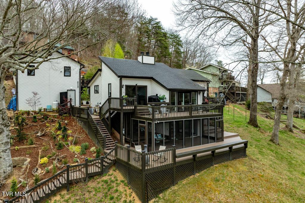 487 Lakeshore Road Bluff City, TN 37618 - Photo 8 of 78 487 Lakeshore Dr (18 of 120)