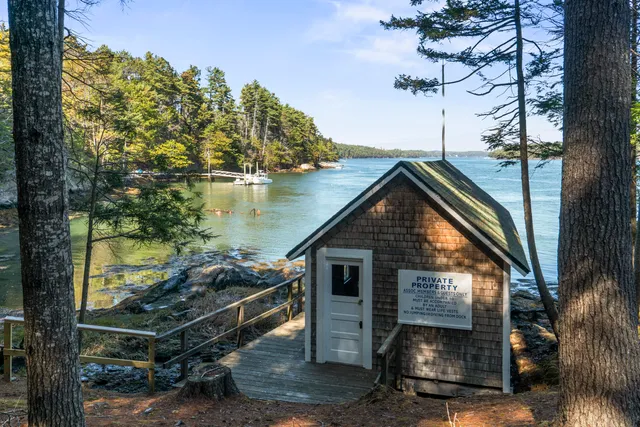 $685,000 | 17 Lester Road, Westport Island, ME 04578