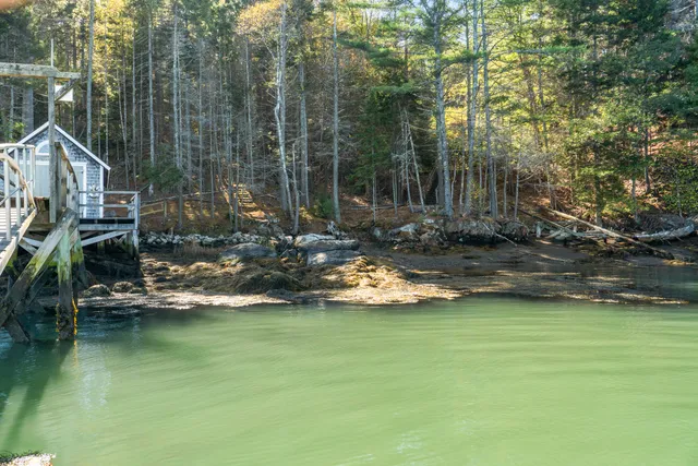 $685,000 | 17 Lester Road, Westport Island, ME 04578