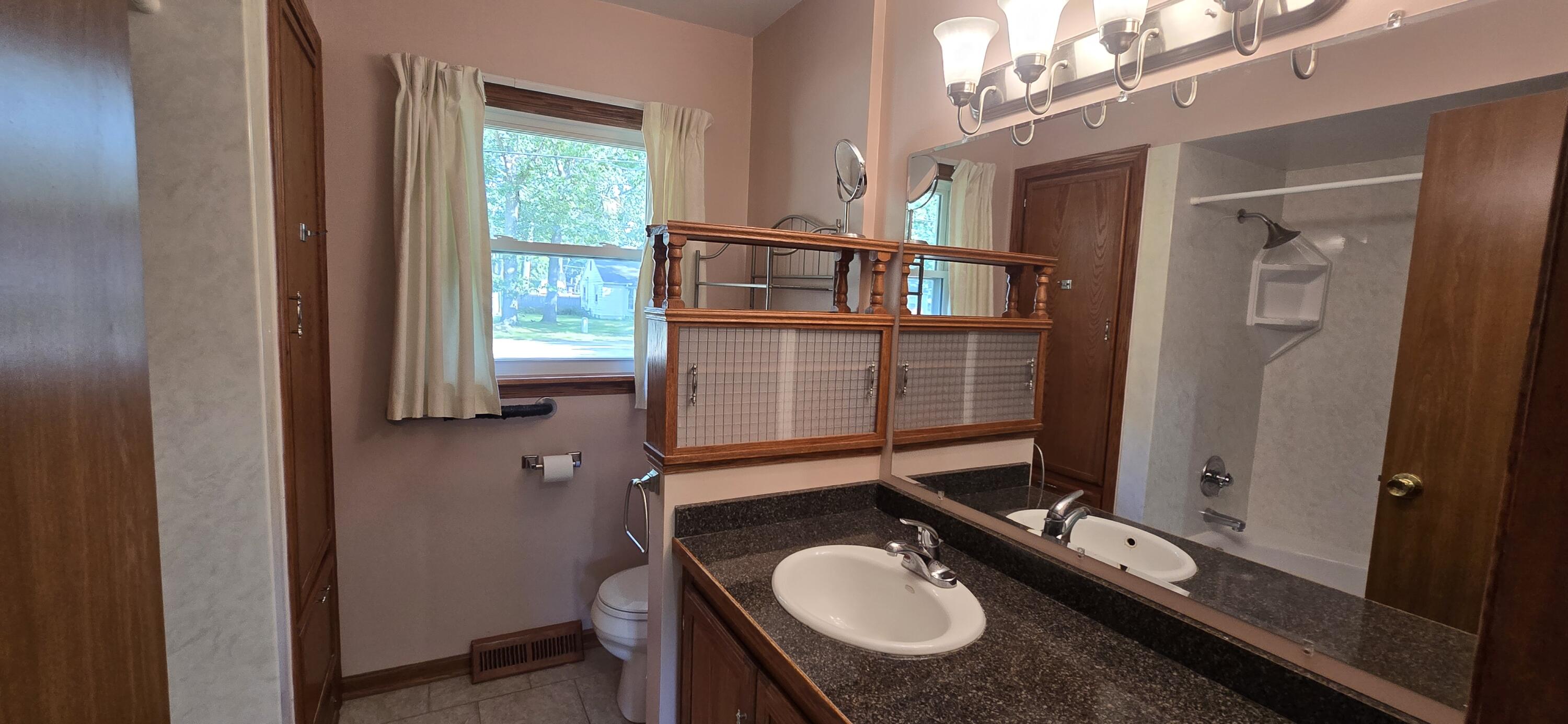 2159 Seminole Road Muskegon, MI 49441 - Photo 10 of 29 1000014165