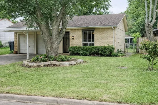 $1,599 | 10818 Long Gate Drive, Houston, TX 77047
